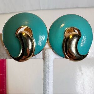 Vintage Trifari TM gold tone teal enamel clip on earrings